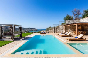 Paris Villa, infinite coastal views, By ThinkVilla